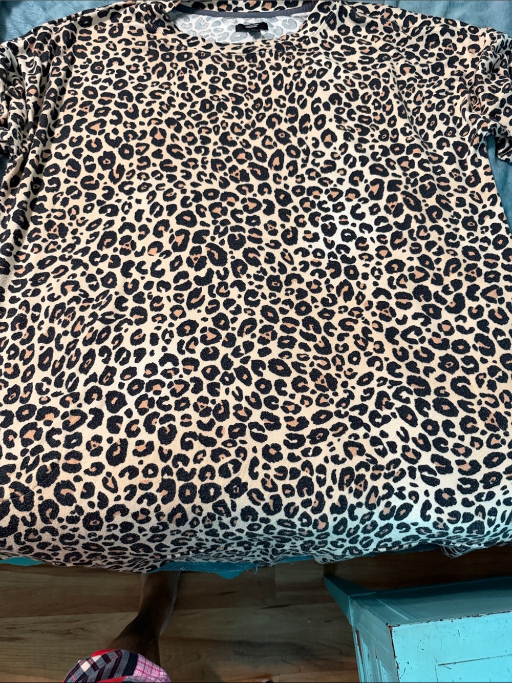 Simply Vera Vera Wang Leopard Print Short Sleeve Top in Tan and Black